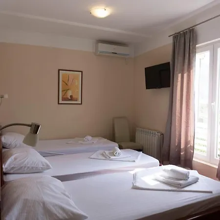 Motel In *